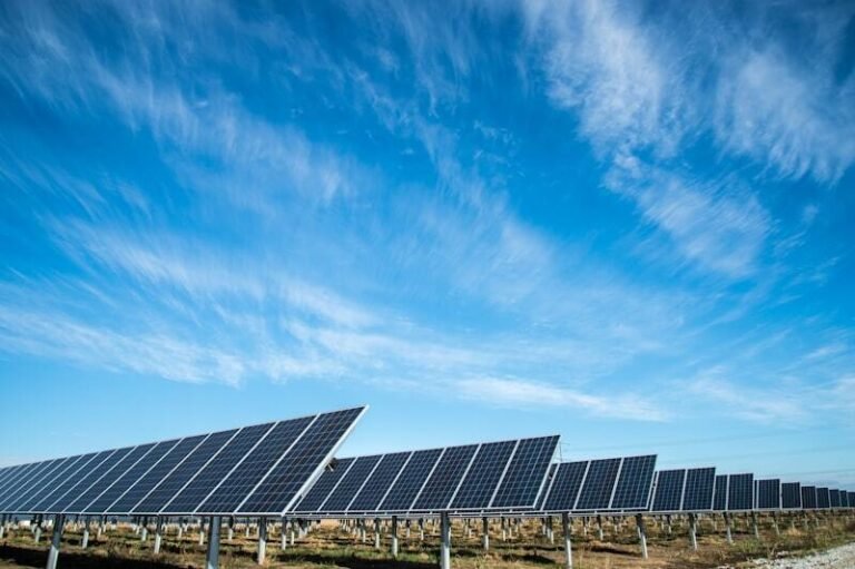 Comunidades energéticas lideradas por mujeres: el futuro de la energía renovable